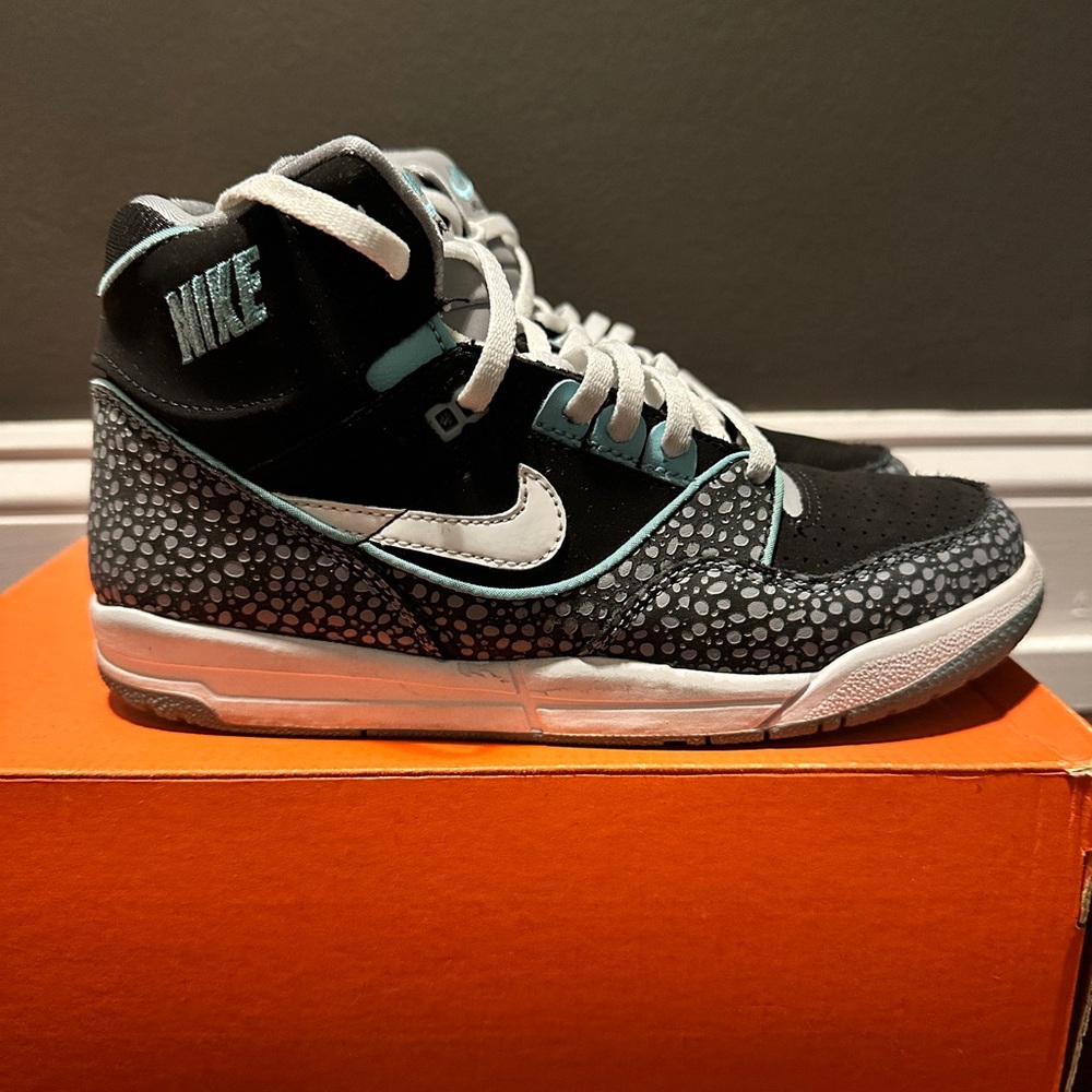 Nike Assault High-Top Sneakers | Kids SZ 3
